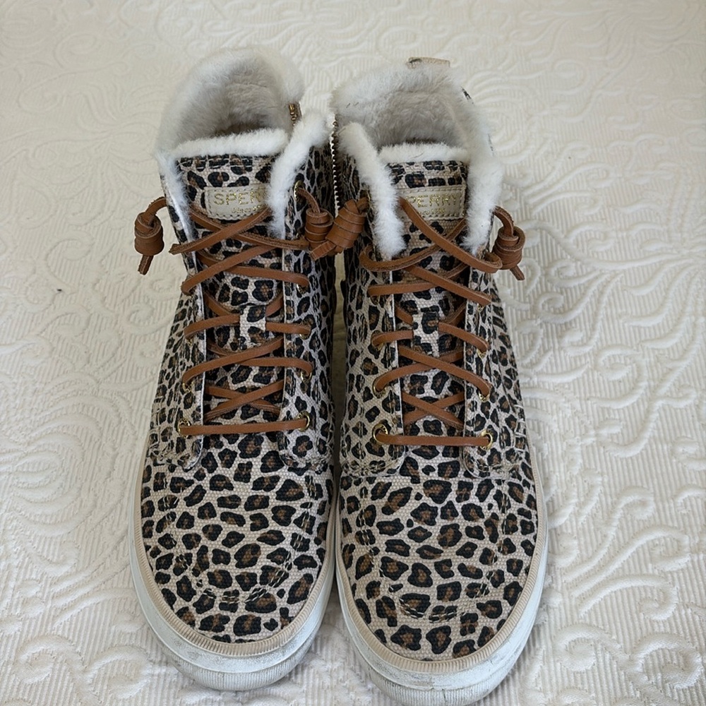Sperry ankle boots size 7